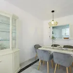 Beachfront - Dona Sofia Апартаменти Фуенхірола