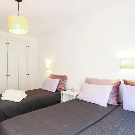 Beachfront - Dona Sofia Apartment *